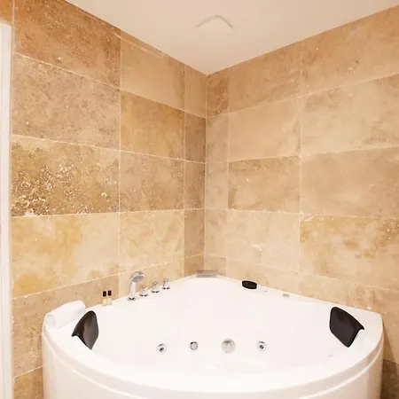 Avec Jacuzzi Dans Le 10e Lejlighed *